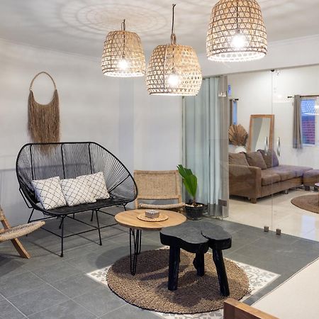 Casa De Lupe 5 Bedroom Villa In Kerobokan سمينياك المظهر الخارجي الصورة