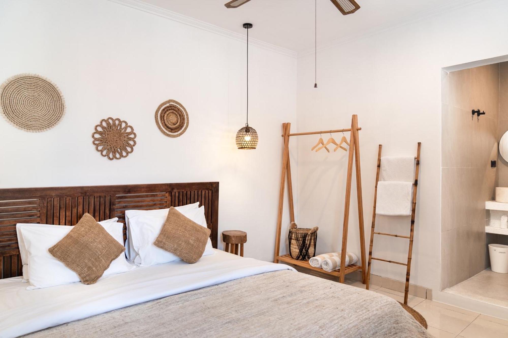 Casa De Lupe 5 Bedroom Villa In Kerobokan سمينياك المظهر الخارجي الصورة