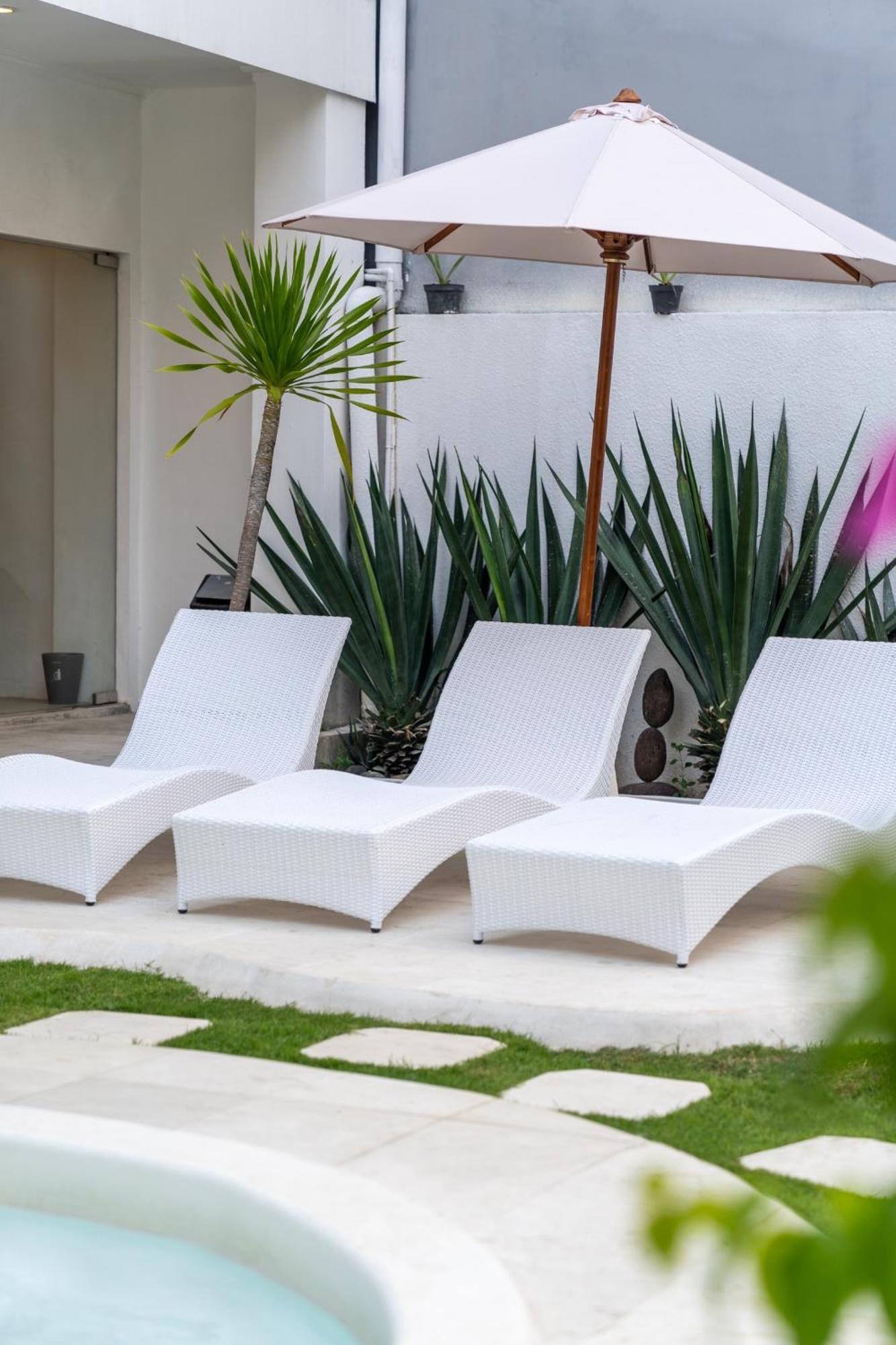 Casa De Lupe 5 Bedroom Villa In Kerobokan سمينياك المظهر الخارجي الصورة